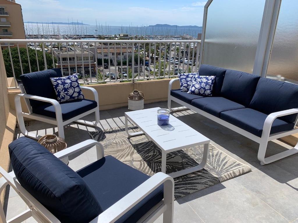 L'Effet Mer, Duplex Sur Le Port Avec Ses 2 Terrasses Vue Mer Hyeres Exterior photo